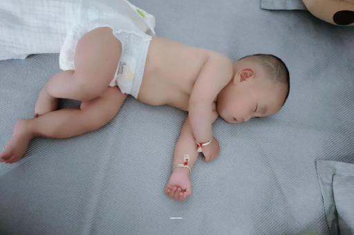 江阴四个月宝宝不爱笑